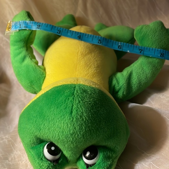 Gund Plush Green Frog Stuffed Animal with cute eyes green & yellow unisex - Picture 6 of 7
